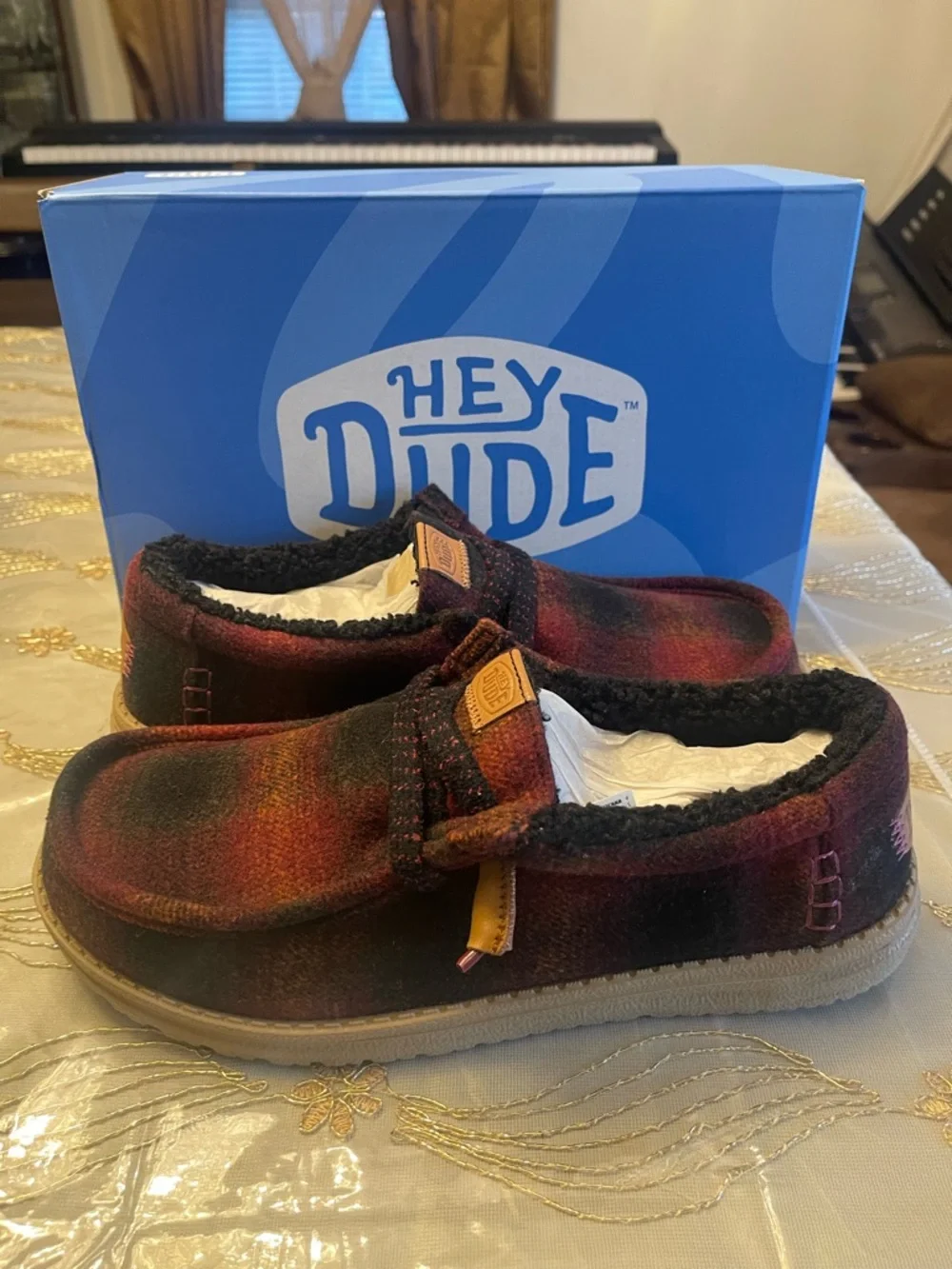 Hey Dude step into